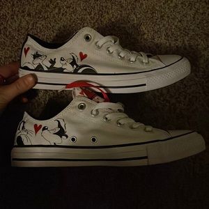 Looney Tunes Converse